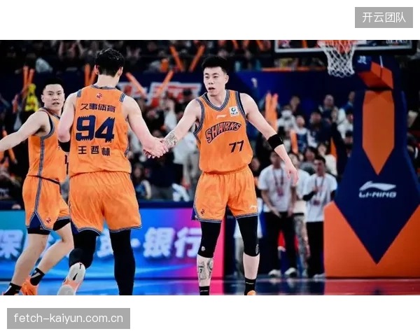 上海队板凳火力占据明显优势，李弘权或成改变比赛走势的奇兵。